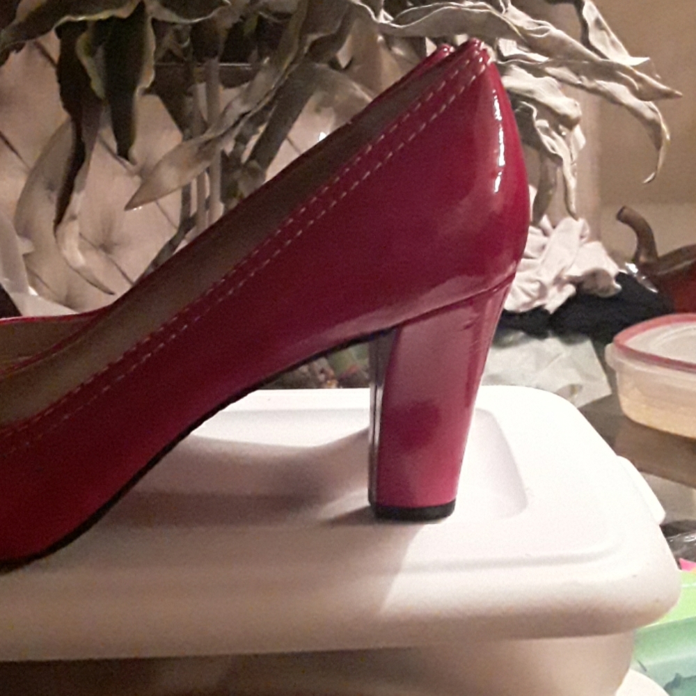 shoes - Picture 2 of 2